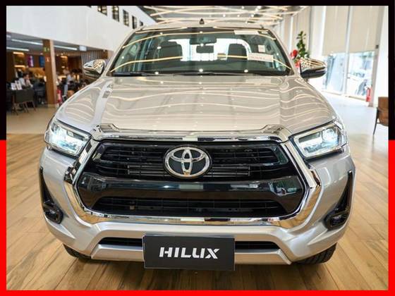 TOYOTA HILUX 2.8 D-4D TURBO DIESEL CD SRV 4X4 AUTOMÁTICO TOYOTA HILUX 2.8 D-4D TURBO DIESEL CD SRV 4X4 AUTOMÁTICO